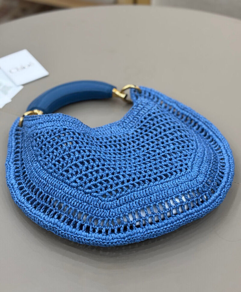 Chloe Summer Banana Hobo Bag In Raffia